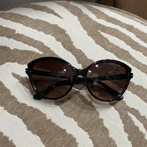 Tom Ford “Priscilla” sunglasses w case